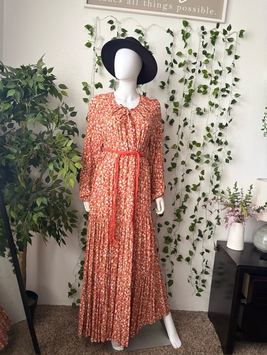 Dresses & Skirts - Bohemian orange Floral Maxi Dress with Tie Waist